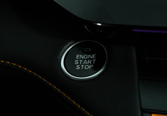 Подержанный автомобиль Changan UNI-V 2023 года (23 фото)