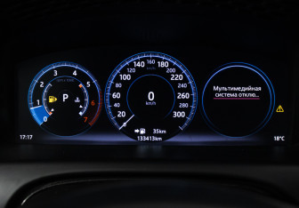 Подержанный автомобиль Jaguar XJ 2016 года (59 фото)