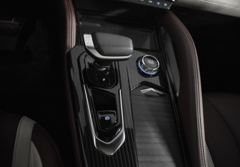 Подержанный автомобиль Geely Monjaro 2022 года (16 фото)