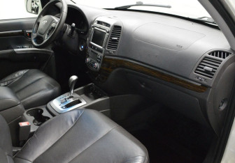 Подержанный автомобиль Hyundai Santa Fe 2012 года (12 фото)