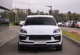 Подержанный автомобиль Porsche Macan 2021 года (4 фото)