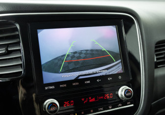 Подержанный автомобиль Mitsubishi Outlander 2022 года (15 фото)