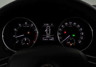 Подержанный автомобиль Skoda Yeti 2014 года (17 фото)