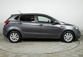 Подержанный автомобиль Kia Rio Hatchback 2017 года (4 фото)