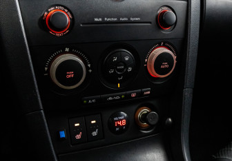 Подержанный автомобиль Mazda 3 Sedan 2006 года (14 фото)