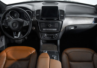 Подержанный автомобиль Mercedes-Benz GLE 2015 года (17 фото)