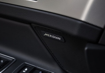 Подержанный автомобиль Jaguar XF Sedan 2016 года (20 фото)