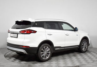 Подержанный автомобиль Geely Atlas Pro 2021 года (5 фото)