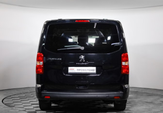 Подержанный автомобиль Peugeot Traveller 2021 года (6 фото)