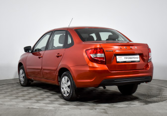 Подержанный автомобиль LADA (ВАЗ) Granta Sedan 2019 года (7 фото)