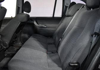 Подержанный автомобиль Opel Zafira Compactvan 2004 года (11 фото)
