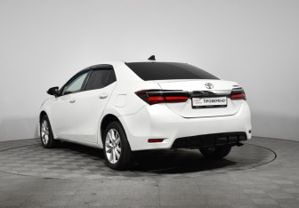 Подержанный автомобиль Toyota Corolla Sedan 2016 года (7 фото)