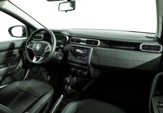 Подержанный автомобиль Renault Duster 2021 года (9 фото)