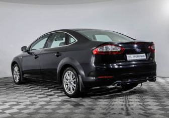 Подержанный автомобиль Ford Mondeo Sedan 2012 года (7 фото)