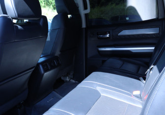 Подержанный автомобиль Toyota Tundra 2013 года (18 фото)