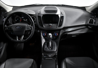 Подержанный автомобиль Ford Kuga 2016 года (14 фото)