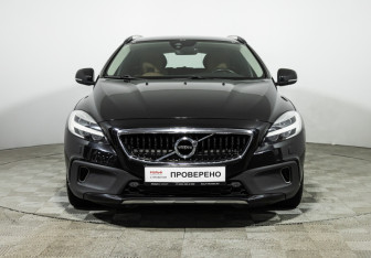 Подержанный автомобиль Volvo V40 Cross Country 2017 года (2 фото)