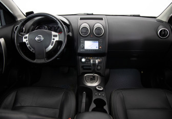 Подержанный автомобиль Nissan Qashqai 2011 года (9 фото)