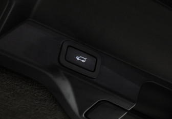 Подержанный автомобиль Land Rover Range Rover Sport 2014 года (24 фото)