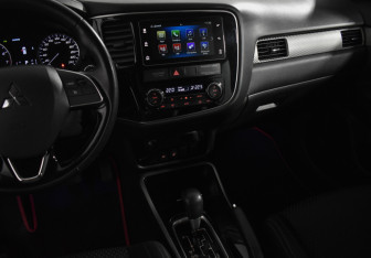Подержанный автомобиль Mitsubishi Outlander 2018 года (22 фото)