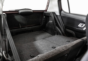 Подержанный автомобиль Skoda Fabia Hatchback 2009 года (15 фото)