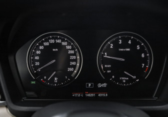Подержанный автомобиль BMW X1 2021 года (14 фото)