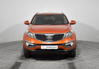 Подержанный автомобиль Kia Sportage 2011 года (2 фото)