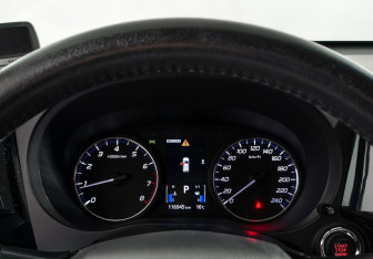 Подержанный автомобиль Mitsubishi Outlander 2017 года (18 фото)