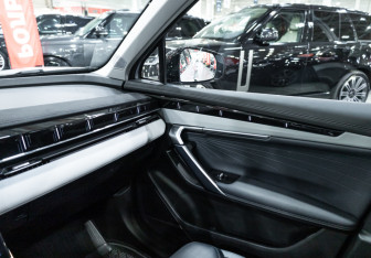 Подержанный автомобиль Geely Atlas 2024 года (22 фото)