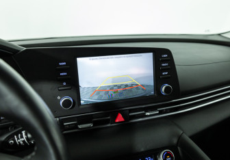 Подержанный автомобиль Hyundai Elantra Sedan 2020 года (15 фото)