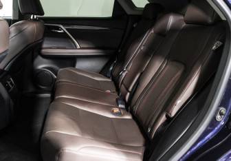 Подержанный автомобиль Lexus RX 2021 года (10 фото)