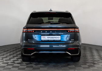 Подержанный автомобиль Geely Monjaro 2023 года (7 фото)