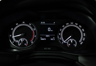 Подержанный автомобиль Skoda Rapid Liftback 2021 года (12 фото)