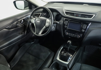 Подержанный автомобиль Nissan X-Trail 2017 года (9 фото)