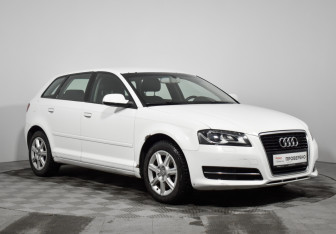 Подержанный автомобиль Audi A3 Hatchback 2012 года (3 фото)