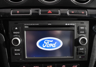 Подержанный автомобиль Ford Galaxy 2013 года (18 фото)