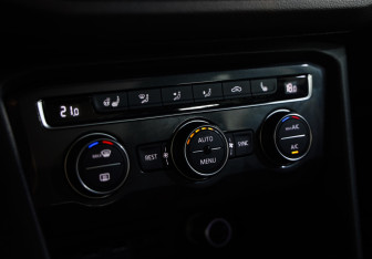 Подержанный автомобиль Volkswagen Tiguan 2020 года (16 фото)