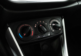 Подержанный автомобиль Suzuki SX4 Hatchback 2016 года (16 фото)