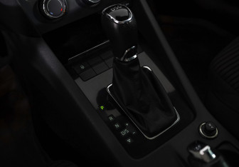 Подержанный автомобиль Skoda Octavia Liftback 2015 года (19 фото)