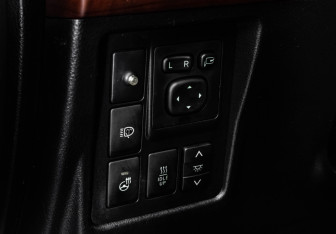 Подержанный автомобиль Toyota Land Cruiser Prado 2016 года (18 фото)