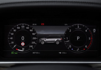 Подержанный автомобиль Land Rover Range Rover Sport 2018 года (17 фото)