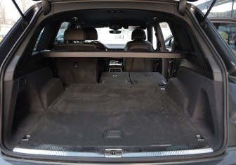 Подержанный автомобиль Audi Q7 2019 года (34 фото)