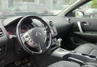 Подержанный автомобиль Nissan Qashqai 2011 года (12 фото)