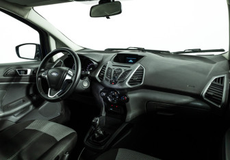 Подержанный автомобиль Ford EcoSport 2014 года (9 фото)