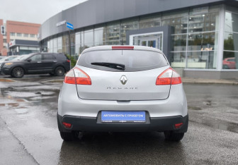 Подержанный автомобиль Renault Megane Hatchback 2013 года (5 фото)