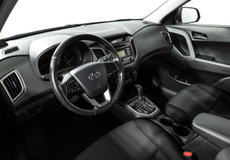 Подержанный автомобиль Hyundai Creta 2019 года (11 фото)