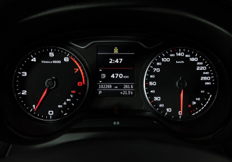 Подержанный автомобиль Audi A3 Sedan 2014 года (12 фото)