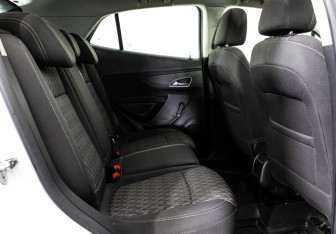 Подержанный автомобиль Opel Mokka 2014 года (15 фото)