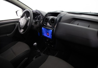 Подержанный автомобиль Renault Duster 2017 года (13 фото)