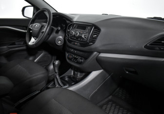 Подержанный автомобиль LADA (ВАЗ) Vesta Sedan 2019 года (10 фото)